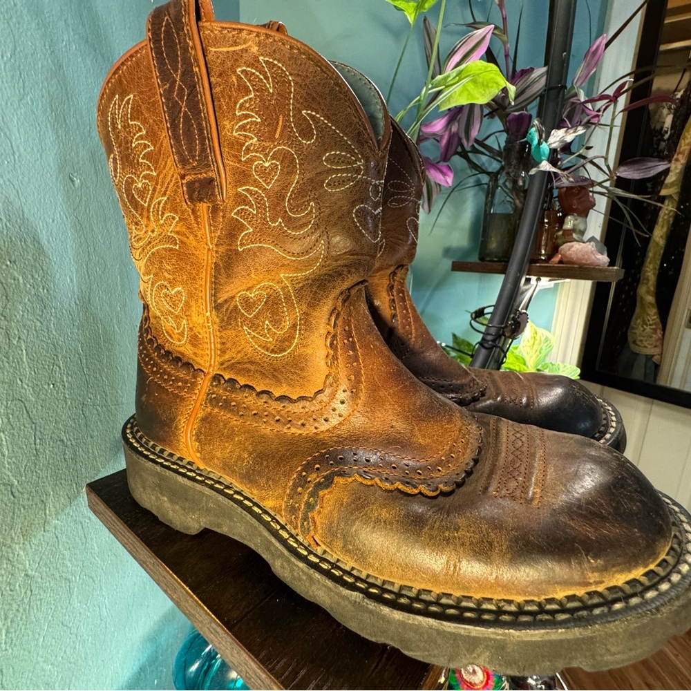 COPY - Ariat FATBABY Boots- Size 7 1/2- used